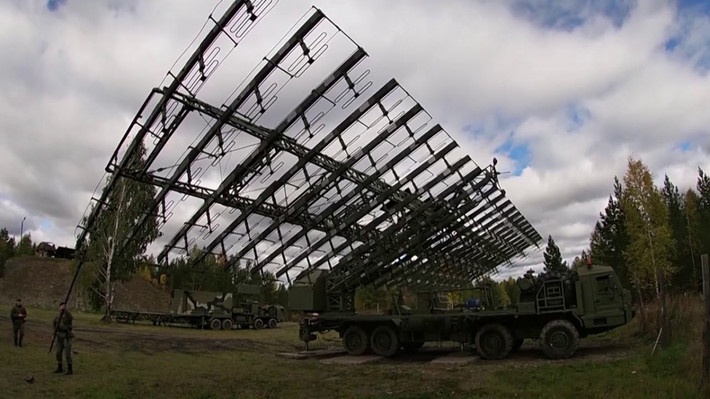 Tuy nhiên, đơn vị chịu áp lực lớn nhất hiện nay trong việc tiêu diệt F-16 của Ukraine chính là cơ quan tình báo Nga. Cho dù là sử dụng các phương pháp trinh sát không gian, UAV trinh sát hay đặc vụ để xâm nhập và khám phá nơi ẩn náu của máy bay chiến đấu F-16, đó là nhiệm vụ mà họ phải hoàn thành.