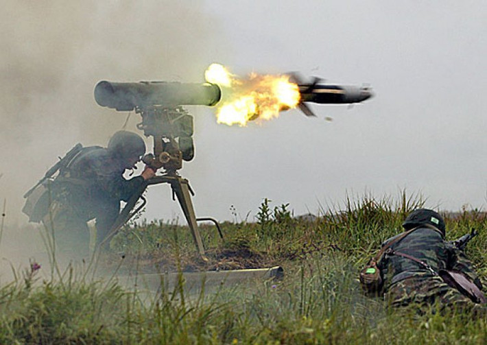 Khomyak cũng cho biết thêm, các đội cơ động săn tăng của Nga được trang bị ATGM xuất hiện “dày đặc” trên chiến trường, để săn lùng các phương tiện bọc thép khác của Ukraine; khiến lực lượng xe bọc thép của Ukraine đã mỏng lại càng thêm nguy khốn.