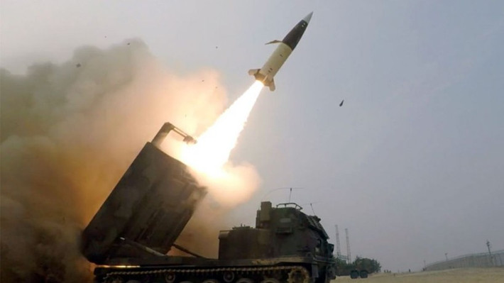 Hiện Quân đội Ukraine đang sử dụng Hệ thống tên lửa chiến thuật lục quân (ATACMS) do Mỹ sản xuất để tấn công hệ thống phòng không tầm xa của Quân đội Nga trên quy mô lớn. Cơ quan cố vấn Mỹ cho rằng đây là sự chuẩn bị cho việc F-16 tham chiến.