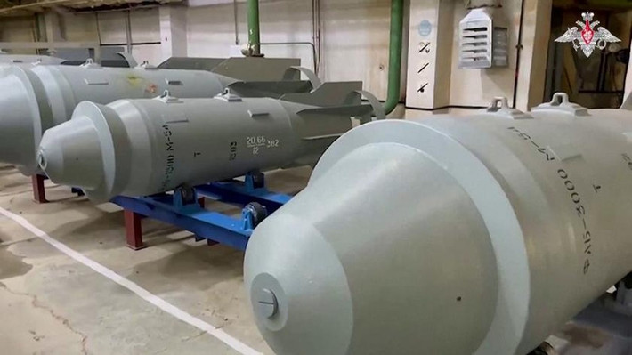 Viện nghiên cứu ISW của Mỹ cho rằng, việc sử dụng bom FAB-3000 trên chiến trường có nghĩa là Quân đội Nga đã hoàn thiện kỹ thuật đối với bom hạng nặng FAB-3000. Đây là bước phát triển lớn trong cuộc xung đột Nga-Ukraine.
