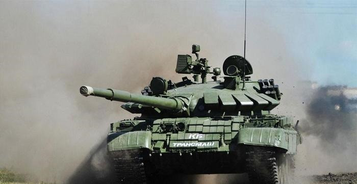 Trong trường hợp này, ngay cả xe tăng T-90M mới nhất cũng được sử dụng giống như xe tăng T-62. Bằng cách này, T-62, với tư cách là một chiếc xe tăng cũ, không có quá nhiều nhược điểm, chỉ có pháo nòng trơn 115mm chỉ kém hơn một chút so với pháo 125mm.