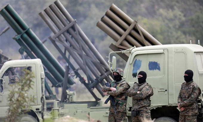 Vào ngày 28/2, Hezbollah ở Lebanon đã phát động một cuộc tấn công quy mô lớn hơn, khi đã bắn hơn 100 quả đạn tên lửa BM-21 vào các vị trí của Sư đoàn 146 và Sư đoàn 210 của Israel.