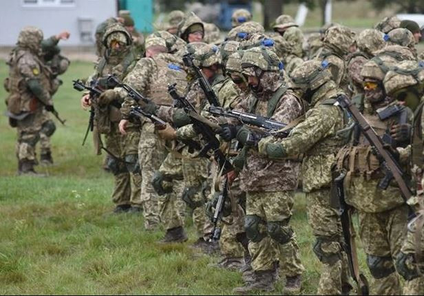 Tờ báo Izvestia ngày 20/8 dẫn lời người phát ngôn của Cơ quan Tình báo Đối ngoại Nga cho biết, Mỹ, Anh, Đức và Ba Lan đã tham gia vào cuộc tấn công của Quân đội Ukraine vào Kursk bằng cách cung cấp huấn luyện quân sự và tình báo cho Ukraine.