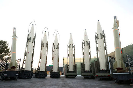 Đồng thời Tehran cảnh báo, sẽ có hành động quyết đoán chống lại những kẻ cung cấp lãnh thổ hoặc không phận của họ cho các cuộc tấn công của Israel vào Iran. Những lời này gợi ý về khả năng xảy ra các cuộc tấn công tên lửa tiếp theo và gia tăng hành động quân sự.
