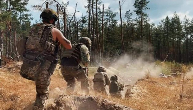 Tổng thống Ukraine Zelensky cho biết trong một cuộc phỏng vấn rằng, tỷ lệ sức mạnh giữa Quân đội Ukraine và Quân đội Nga đã đạt tới 1:8. Đây chắc chắn không phải là một sự cường điệu. Do thiếu hỏa lực trợ chiến, nên chỉ huy Ukraine phải sử dụng “chiến thuật biển người”, khiến thương vong binh lính càng tăng cao.