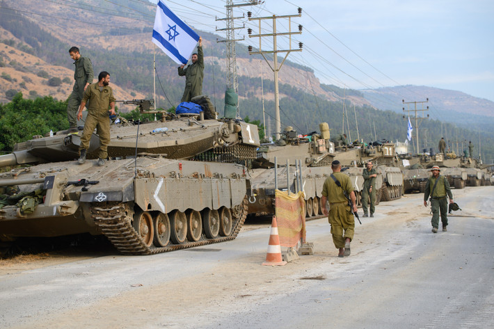 Ví dụ: Sáng sớm ngày 1/10, lực lượng đặc biệt của Quân đội Israel đã tiến hành cuộc tấn công đột phá xuyên biên giới đầu tiên và tiến đến thị trấn Adese ở miền nam Lebanon. Vì trước đó không bị đánh chặn, nên Quân đội Israel cho rằng, quân Hezbollah đã rút khỏi khu vực.