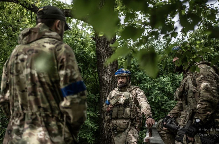 Trong những ngày qua, một số lữ đoàn của Quân đội Ukraine đã tiến về phía nam thành phố Volchansk, xây dựng công sự xuất phát tiến công tại đây; đồng thời tập trung quân và bắt đầu phản công quân Nga đang ở phía bắc sông Volchya.