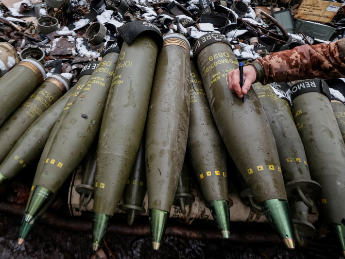 Tuyên bố này được cơ quan báo chí của Công ty Rheinmetall đưa ra, trong đó nhấn mạnh tầm quan trọng của những nguồn cung cấp này đối với việc tăng cường năng lực chiến đấu của Quân đội Ukraine. Ngoài đạn pháo thông thường, Ukraine cũng sẽ nhận được mẫu đạn pháo mới nhất có tầm bắn lên tới 100 km.