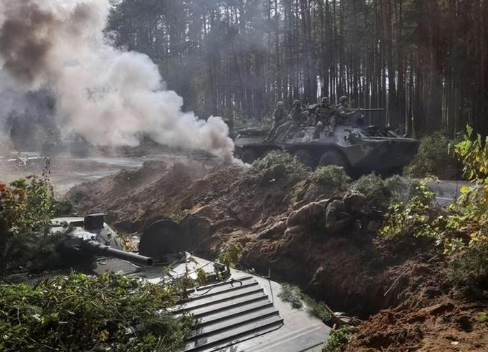 Lãnh đạo Ukraine cũng cho rằng, việc mất Pokrovsk sẽ làm sụp đổ toàn bộ mặt trận ở Donbass, đồng thời cũng sẽ mở ra triển vọng về một cuộc tấn công vào Dnepropetrovsk cho Quân đội Nga. Tất nhiên, nếu Quân đội Nga chiếm được Pokrovsk, Quân đội Nga sẽ có những kế hoạch như vậy.