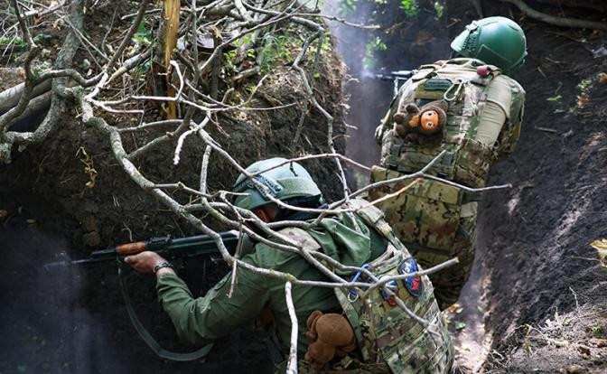 Suy cho cùng, tinh thần cũng là một khía cạnh cần phải nhắc đến. Những thất bại liên tiếp gần đây của Quân đội Nga, chắc chắn đã khiến các binh sĩ thất vọng, thậm chí hạ thấp tinh thần của họ. Như các nhà lý luận kinh điển chỉ ra, sự thắng bại của cuộc chiến, phụ thuộc phần lớn vào tinh thần của người lính trên chiến trường.