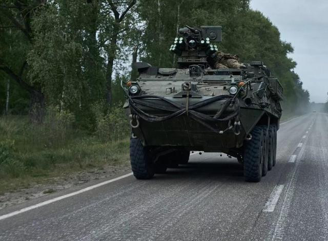 Lực lượng chính quy của Quân đội Ukraine bao gồm Lữ đoàn bộ binh cơ giới số 42 và Lữ đoàn xung kích số 92 (chuyển từ Chasov Yar), Lữ đoàn bộ binh cơ giới số 57 (chuyển từ Kupyansk); Lữ đoàn tấn công đường không số 82 (có cả xe bọc thép Stryker, được chuyển từ mặt trận Orekhiv tỉnh Zaporozhye); Lữ đoàn bộ binh cơ giới số 93 (có cả xe chiến đấu bộ binh CV90 rút từ mặt trận Chasov Yar, cũng có thể là trang bị của Lữ đoàn bộ binh cơ giới số 21).