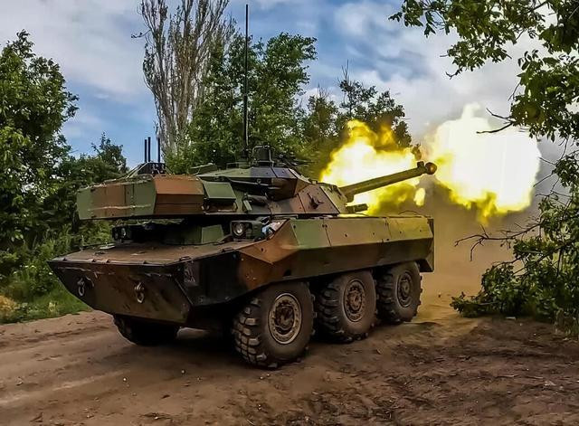 Nhưng hiện tại, những đơn vị dự bị của Quân đội Ukraine vừa có kinh nghiệm chiến đấu vừa đóng vai trò dự bị chiến lược, chính là lực lượng thủy quân lục chiến ở Kherson. Lực lượng này hiện có sẵn 3 lữ đoàn chính quy và 2 lữ đoàn phòng vệ lãnh thổ, nhưng có thể Bộ Tổng tham mưu Quân đội Ukraine có ý tưởng khác. Hiện lực lượng này đã không được sử dụng trong một thời gian dài.