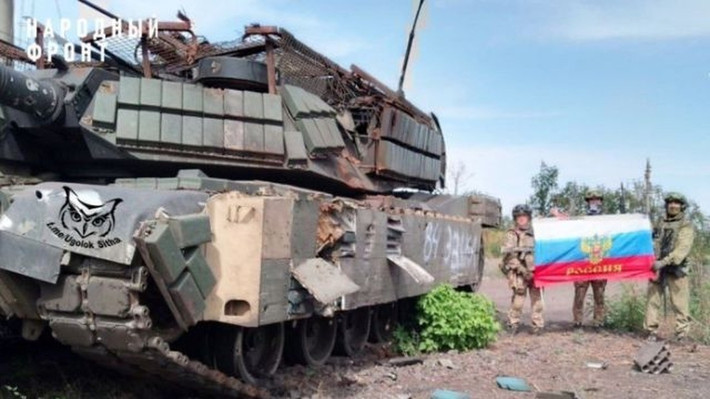 Hiện tại tuyến phòng thủ của Quân đội Ukraine bị “rò rỉ” khắp nơi, trong chiến lược “Nghìn vết cắt” của Nga, khiến việc hỗ trợ cho tuyến nam Donetsk của Ukraine cực kỳ khó khăn. Theo diễn biến tình hình hiện tại, tuyến Pokrovsk-Kurakhove-Ugledar có thể đã bị chỉ huy Quân đội Ukraine bỏ rơi về mặt chiến lược.