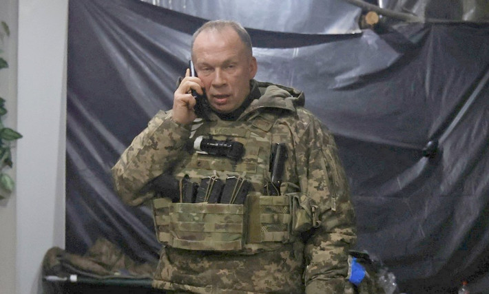 Tổng tư lệnh Lực lượng Vũ trang Ukraine, Tướng Syrskyi xác nhận trên mạng xã hội vào sáng sớm ngày 17/2 rằng, dựa trên tình hình chiến sự hiện tại ở Avdiivka, nhằm ngăn chặn quân Ukraine bị bao vây và bảo vệ tính mạng của những người dân cũng như sĩ quan và binh lính Ukraina, ông quyết định rút quân Ukraine khỏi khu vực thành phố.