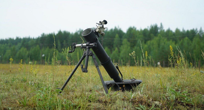 Còn Rostec, tập đoàn nhà nước Nga, đã chuyển giao lô súng cối hạng nhẹ 82 mm 2B14 cho Lực lượng Lục quân Nga. Theo Rostec, những vũ khí này đã được nâng cấp sâu, nhằm nâng cao khả năng cơ động của phân đội súng cối và độ chính xác khi bắn.