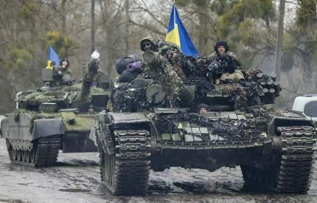 Trong ván cờ phức tạp của cuộc xung đột Nga-Ukraine, cuộc đột kích của Quân đội Ukraine vào tỉnh Kursk chắc chắn đã trở thành một bước ngoặt nổi bật. Hành động này không chỉ phá vỡ kỳ vọng của thế giới bên ngoài, rằng cuộc xung đột sẽ chỉ giới hạn ở các mặt trận truyền thống, mà còn thể hiện sự cân nhắc chiến lược sâu rộng và tinh thần mạo hiểm của Ukraine.