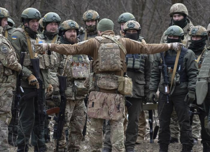 Đặc biệt hiện nay, khi Quân đội Ukraine áp dụng biên chế cấp lữ đoàn, thì người chỉ huy cấp cao có thể phải trực tiếp chỉ huy đến tiểu đoàn. Trong trường hợp này, người chỉ huy cấp trên cần phải trực tiếp làm rõ ý định tác chiến với các sĩ quan cấp lữ đoàn, thay vì truyền đạt chúng theo cấp độ.