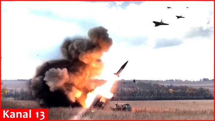 Bên cạnh đó, vì cả UAV Geran-2 và Gerbera đều có thể mang đầu đạn, nên Quân đội Ukraine không thể cho rằng chúng là mồi nhử. Nói cách khác, họ sẽ bị nguyền rủa nếu bắn hạ chúng (vì tiêu hao số tên lửa quý giá), và cũng sẽ bị nguyền rủa nếu không bắn hạ chúng, vì biết đâu chúng mang theo đầu đạn?