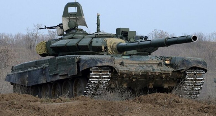 Ngược lại, đó là dòng xe tăng T-72 và T-80 của Liên Xô, cả Nga và Ukraine đều từng trải qua vô số trường hợp bị trúng đòn hỏa lực liên tục, nhưng vẫn ngoan cường sống sót. Đó là sự tương phản rõ ràng.
