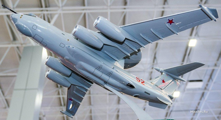 Đầu tiên, mẫu máy bay thử nghiệm A-100LL, dựa trên máy bay A-50 tiêu chuẩn, đã thực hiện chuyến bay đầu tiên vào tháng 10/2016. Đến tháng 11/2017, nguyên mẫu đầu tiên của A-100 Premier đã bay lên bầu trời, được phát triển từ đầu bằng cách sử dụng khung máy bay vận tải quân sự hiện đại hóa Il-76MD-90A.