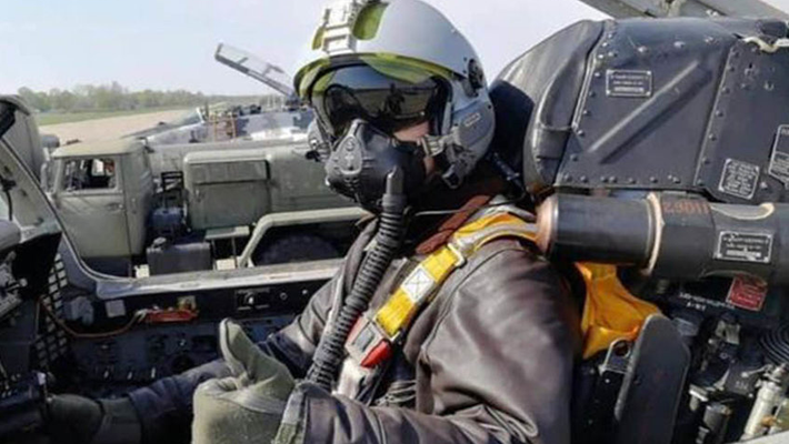Câu chuyện về truyền thông Ukraine trước đó đưa tin rộng rãi về những thắng lợi trong các cuộc không chiến của họ. Đáng chú ý nhất là câu chuyện về “Bóng ma Kiev”, được xây dựng trên hình ảnh một phi công MiG-29 của Không quân Ukraine, được cho là đã bắn rơi nhiều máy bay chiến đấu tiên tiến của Nga.