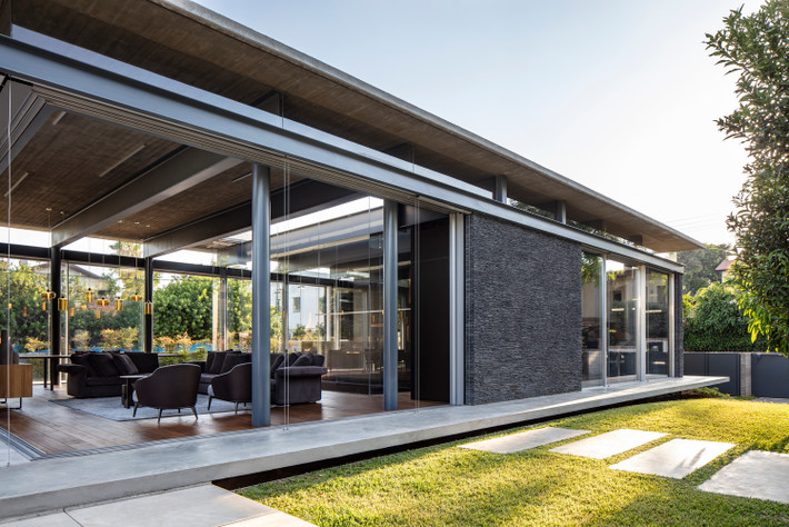 Tọa lạc tại thành phố Tel Aviv-Yafo (Israel), ngôi nhà có tên Pavilion House được xây dựng năm 2017 với diện tích 300m2 tích hợp rất nhiều tiện ích hiện đại.