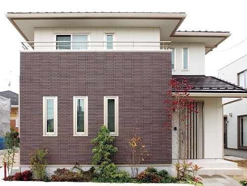 Khi nói đến vật liệu ốp tường ngoài trời không thể không nhắc đến gạch ốp lát - vật liệu phổ biến và quen thuộc, được nhiều người lựa chọn. Ảnh: Blogspot.