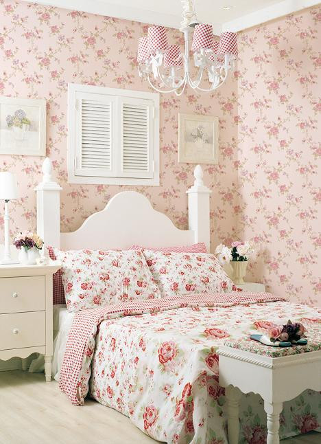Kết hợp với những đồ nội thất khác, giấy dán tường sẽ khiến phòng ngủ của bạn thêm xinh xắn hơn rất nhiều. Ảnh: Tuongdep.