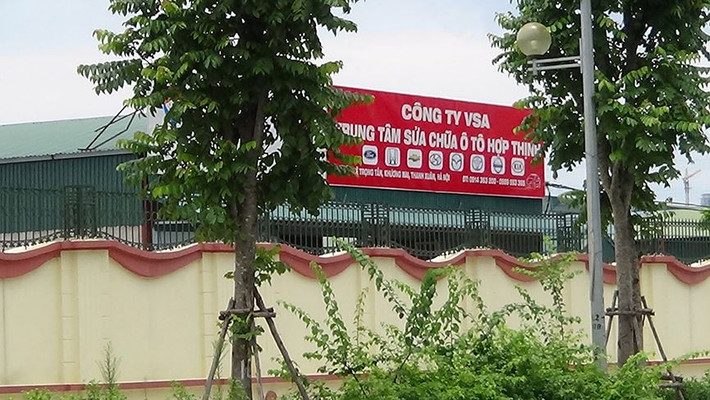 Trao đổi với PV Tiền Phong, bà Nguyễn Thị Tuyết Lan, Chủ tịch UBND phường Khương Mai cũng đã từng xác nhận, công trình sân tập golf, cửa hàng điện máy nằm giáp đường Lê Trọng Tấn được xây dựng trên diện tích đất thuộc quyền quản lý của Quân chủng PKKQ.