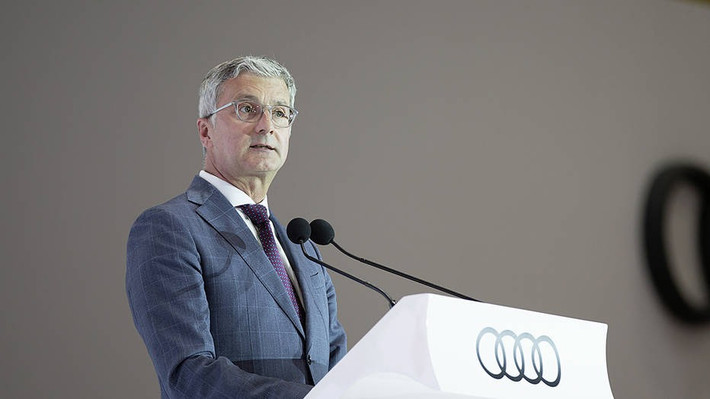 Sau khi tốt nghiệp đại học, ông đầu quân cho công ty Philips Kommunikation Industrie AG tại Nuremberg. Ảnh: autoweek.