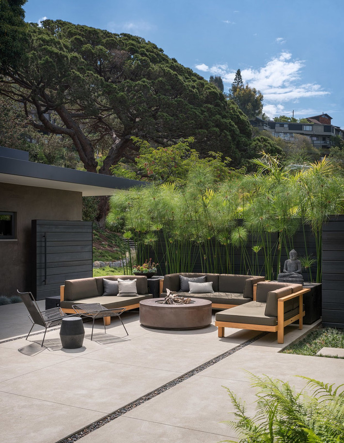Gần đây, Kevin và Holly Johnson đã liên hệ với công ty thiết kế nội thất Lucas Design Associates (LDA) và công ty kiến trúc Graham Architecture để cải tạo lại ngôi nhà của mình.