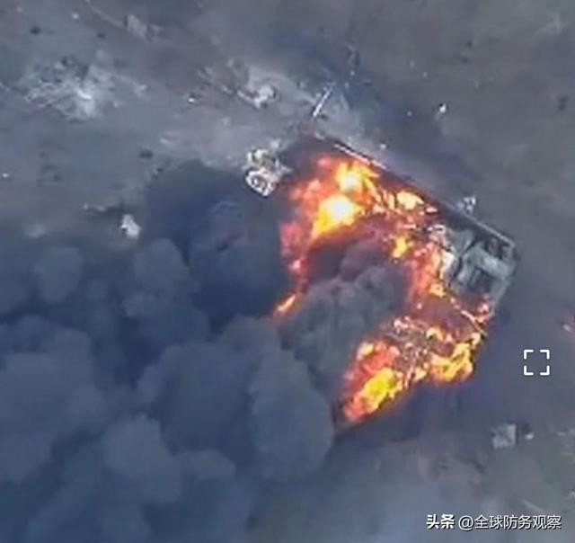Nga cũng sử dụng thêm UAV để chụp ảnh quá trình tấn công, nhằm đánh giá hiệu quả của cuộc tấn công. Loại UAV tự sát Lancet là mẫu UAV cảm tử duy nhất do Nga phát triển, ra mắt lần đầu vào năm 2019.