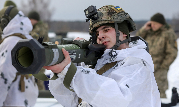 Đầu tiên, quân Ukraine xác định mục tiêu và sau đó thực hiện tất cả các tính toán cần thiết, với sự trợ giúp của cùng một chương trình, được tải xuống máy tính bảng hoặc điện thoại di động của chỉ huy.