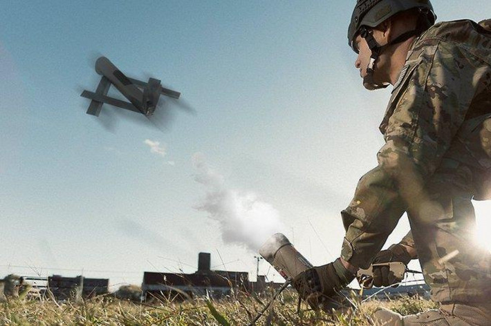 Sau khi Ukraine đưa vào trang bị UAV tự sát Switchblade của Mỹ trên chiến trường, nhưng không thực sự hiệu quả vì các phương tiện chế áp điện tử của Nga; về phía Nga cũng đưa UAV tự sát Lancet, có độ xuyên giáp khoảng 600 mm. Tuy nhiên tác dụng loại UAV này của Nga, cũng không có quá nhiều nổi bật.