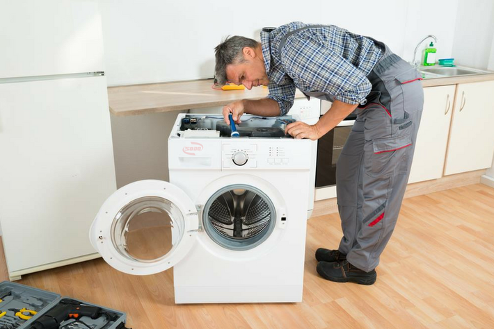 Thứ hai, chip quân sự phức tạp về mặt kỹ thuật và điều này thực sự “vớ vẩn”. Để lấy được chip và bo mạch, phải tháo rời, tìm xem có thứ gì trong đó có thể sử dụng được; sau đó phải kiểm tra xem các bộ phận có bị hư hỏng do quá nhiệt hay không. Thời gian kiểm tra chất lượng mất bao nhiêu? Điều đó quá tốn công sức và thời gian? Đó là việc làm vô nghĩa"; hết lời dẫn.