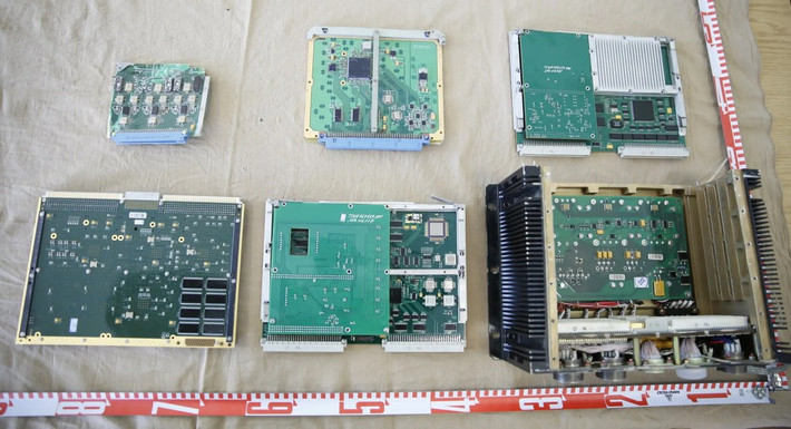 Tuy nhiên Tạp chí quốc phòng IHS Janes ngày 15/11 có bài phân tích về chiến sự, nhận định Nga đã tích trữ lượng lớn chip bán dẫn và thiết bị điện tử để sản xuất tên lửa từ nhiều năm trước khi mở chiến dịch quân sự tại Ukraine, nhất là khi quan hệ giữa Moskva và phương Tây xấu đi sau sự kiện Nga sáp nhập bán đảo Crimea năm 2014.