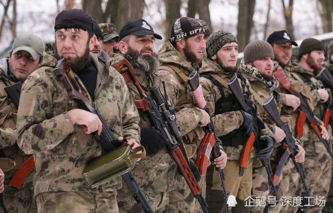 Điều này chủ yếu là do Kyiv đã từ chối đàm phán với Nga, cũng như sự chống cự mạnh mẽ của Quân đội Ukraine và những người theo chủ nghĩa dân tộc cực đoan (chủ yếu ở Miền Tây Ukraine).