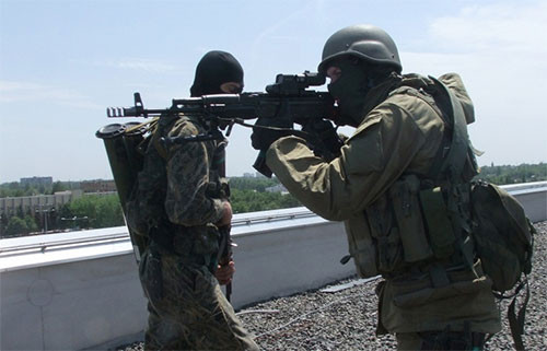 Trước đó, Quân đội Ukraine thông báo rằng họ đã đánh tan một đoàn xe của quân đội Chechnya, nhưng thông tin về vấn đề này không có cơ sở chứng minh. Được biết những chiến binh Chechnya rất thiện chiến và đã từng tham chiến tại chiến trường Syria.
