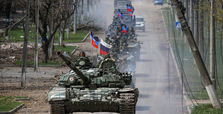 Sau khi 10 tiểu đoàn của Quân đội Nga ở Mariupol lên phía bắc tham chiến, họ chỉ để lại một bộ phận nhỏ Quân đội Nga và lực lượng vũ trang Chechnya tiếp tục bao vây Nhà máy thép Azovstal; nơi lực lượng vũ trang Ukraine còn lại tại Mariupol đang cố thủ.
