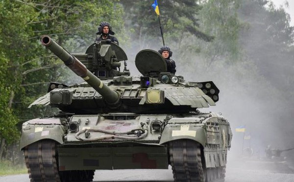 Theo Forbes, có sáu lữ đoàn xe tăng trong Lực lượng vũ trang Ukraine đó là: 1, 3, 4, 5, 14 và 17. Trong số này, lữ đoàn 5 và 14 chỉ tồn tại trên sổ sách. Theo thông tin của Bộ Tổng tham mưu Quân đội Ukraine, Lữ đoàn xe tăng số 5 được cho là đang đóng quân tại Odessa, nhưng không thực hiện bất kỳ động thái nào, ngay cả khi xung đột Nga-Ukraine nổ ra.