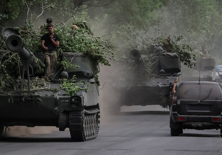 Hiện nay Quân đội Ukraine đang phải chiến đấu nhờ vào nguồn vũ khí viện trợ từ phương Tây, và để cho Mỹ và châu Âu thấy rằng, quân đội Ukraine có khả năng tác chiến tốt, các nhà lãnh đạo Kiev đã nảy ra ý tưởng thành lập những đơn vị “ảo”, vốn chỉ tồn tại trên giấy.