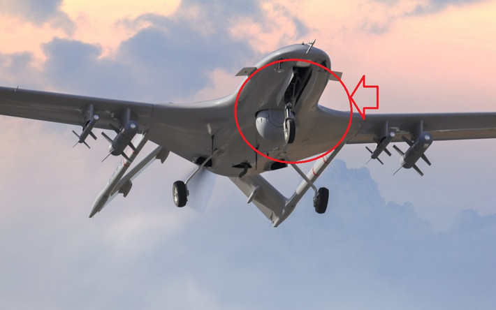 “Hơn nữa, những chiếc UAV TB2 có một điểm đặc biệt, đó là có một càng hạ cánh ở phía trước camera quan sát và để camera hoạt động thuận lợi, khi UAV TB2 cất cánh, càng hạ cánh phía trước được thu vào.
