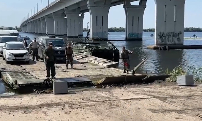 Trước đó, có nhiều thông tin cho rằng, Nga đang triển khai phà vận tải, sau khi ông Yurii Sobolevskyi, Phó Chủ tịch thứ nhất Hội đồng Khu vực Kherson, công bố một số bằng chứng chụp ảnh. Tuy nhiên, những suy đoán này giờ đã được gác lại, với những hình ảnh vệ tinh mới nhất.