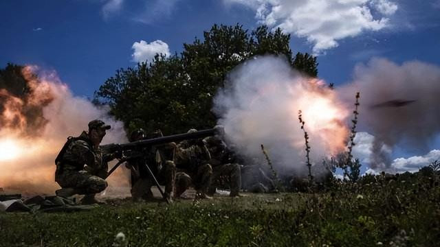 Theo hướng Starobelsky, nhóm xung kích của Quân đội Ukraine đã tiến hành một cuộc tấn công vào Nevelskoye từ hướng Berestovoye, nhưng đã bị chặn lại bởi pháo binh của Quân đội Nga; theo một số nguồn tin, quân Ukraine bị tổn thất đáng kể, hai bên rơi vào thế giằng co và không bên nào có thể tiến lên được.