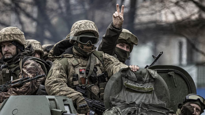 9 tháng sau cuộc xung đột giữa Nga và Ukraine, mặc dù quân đội Nga đã triệt thoái khỏi Kiev, Kharkov, Kherson và một số hướng khác, nhưng phía Nga vẫn không dừng cuộc tấn công. Hiện tại các cuộc tấn công tập trung vào khu vực Đông Ukraine.