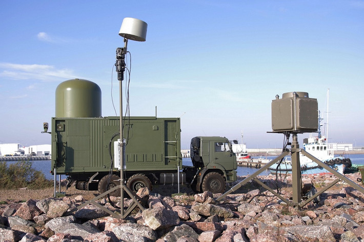 Vậy những kết quả chống UAV của Quân đội Nga tại chiến trường Syria giải thích thế nào? Khi trước đó, theo các thông tin, Quân đội Nga đã đạt được rất nhiều kết quả tác chiến chống máy bay không người lái với hệ thống chế áp mềm.