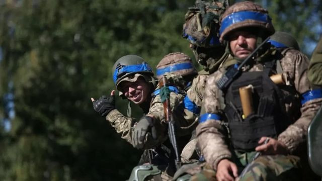 Ngay từ thời gian đầu của cuộc phản công, quân đội Ukraine đã tiến hành pháo hỏa chuẩn bị, sau đó các lực lượng tiến theo đội hình hàng dọc trên một địa hình hẹp từ hướng Novogrykhorivka và một mũi khác lại phát triển đến Dudchan.