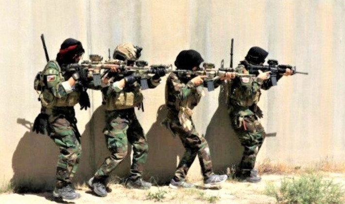 Theo những nguồn tin công khai, sau khi Mỹ rút quân khỏi Afghanistan (tháng 8/2021), phần lớn trong số hàng chục nghìn thành viên lực lượng đặc biệt của Quân đội Quốc gia Afghanistan mà họ đã đào tạo, đã không thể xuất cảnh sang Mỹ hoặc các nước phương Tây.