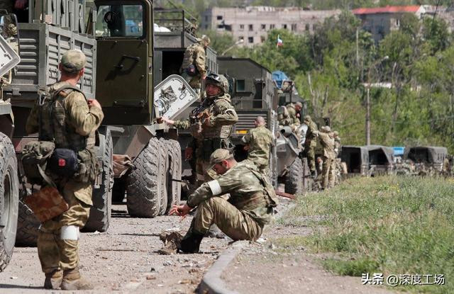 Trong khi Nga tăng cường tấn công vào các cơ sở hạ tầng quan trọng trên khắp Ukraine, họ cũng đã chiêu mộ hàng trăm nghìn lính dự bị để tăng cường lực lượng cho quân đội; điều này đã mang lại những thay đổi đáng kể cho tình hình chiến sự ở Ukraine.