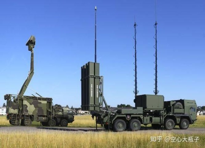 Sau khi có tên lửa phòng không từ phương Tây viện trợ, Quân đội Ukraine đã khẩn trương đưa vào chiến đấu, để đánh chặn các tên lửa tấn công và UAV tự sát của Nga. Theo các thông tin của Ukraine cung cấp, các tên lửa phương Tây đã đánh chặn “hết sức hiệu quả” các tên lửa hành trình và UAV tự sát của Nga.